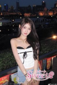 もえ (24歳) セレブの雰囲気漂う大人のお顔に、時折見せる若さ溢れる笑顔は、思わず見とれてしまう事でしょう。スラリと伸びた細身の手足からは想像できないパワー、自信が彼女からは伝わってきます。マッサージで癒やされ、彼女から明日への活力となる元気を貰ってみてはいかがでしょうか。
