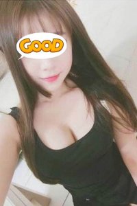 りり (23歳) 素敵なビジュアルで目の前の貴方を、釘付けにしてしまいそうな感じの女の子☆さらにモデル級のスタイルで長く細い美脚に目が釘付け癒しの美女に心も体もリフレッシュしちゃうことでしょう。