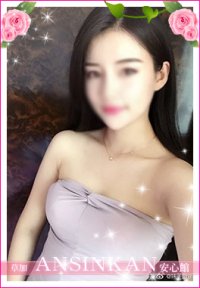 ゆりちゃん (22歳) T158 色白スベスベボディで癒しをたっぷりとご堪能ください。包まれながら安らいで揉まれながら癒やされて、開放的な気分になることまちがいない女の子です！まずはお試しください。