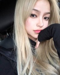 ゆなちゃん (25歳) 超絶美人系セラピストが入店です。ルックスは大きな目ときれいな二重が特徴的で、吸い込まれそうなきれいな瞳に釘付けになります。 スタイルも細身で出るとこ出ている女性らしい体型ながら思わず抱きしめたくなります。 経験者ということで施術も問題なしです。ぜひ１度ご予約くださいませ。